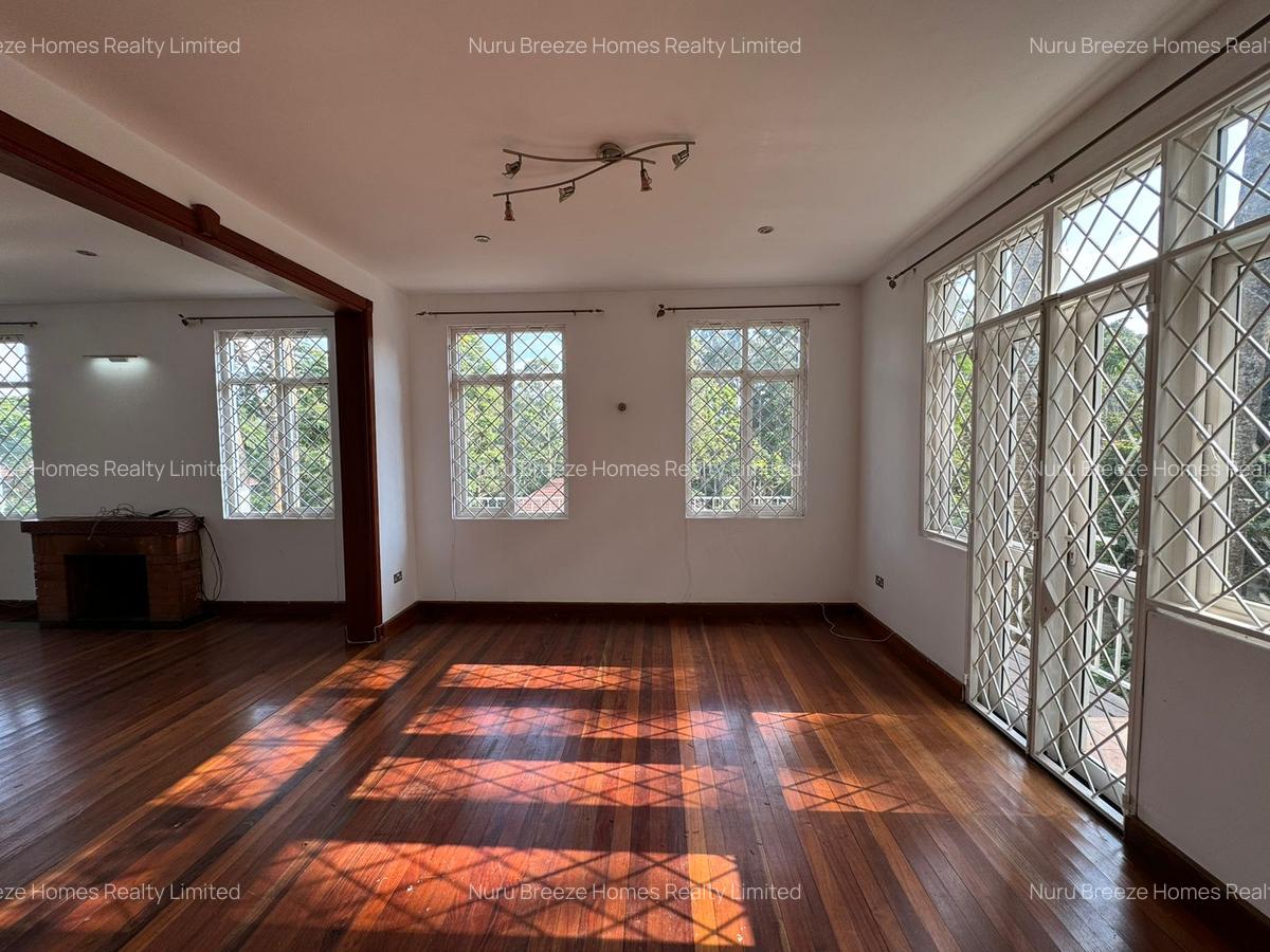 5 Bed Townhouse with En Suite in Rosslyn - 14