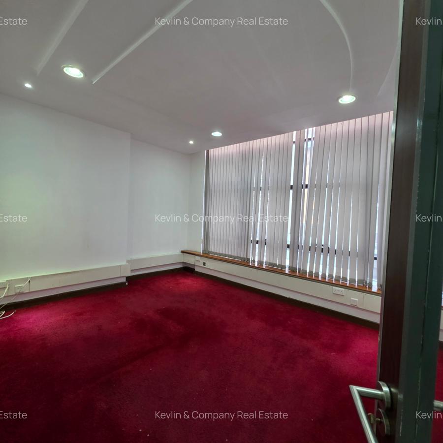 2,700 ft² Office with Backup Generator in Kilimani - 14