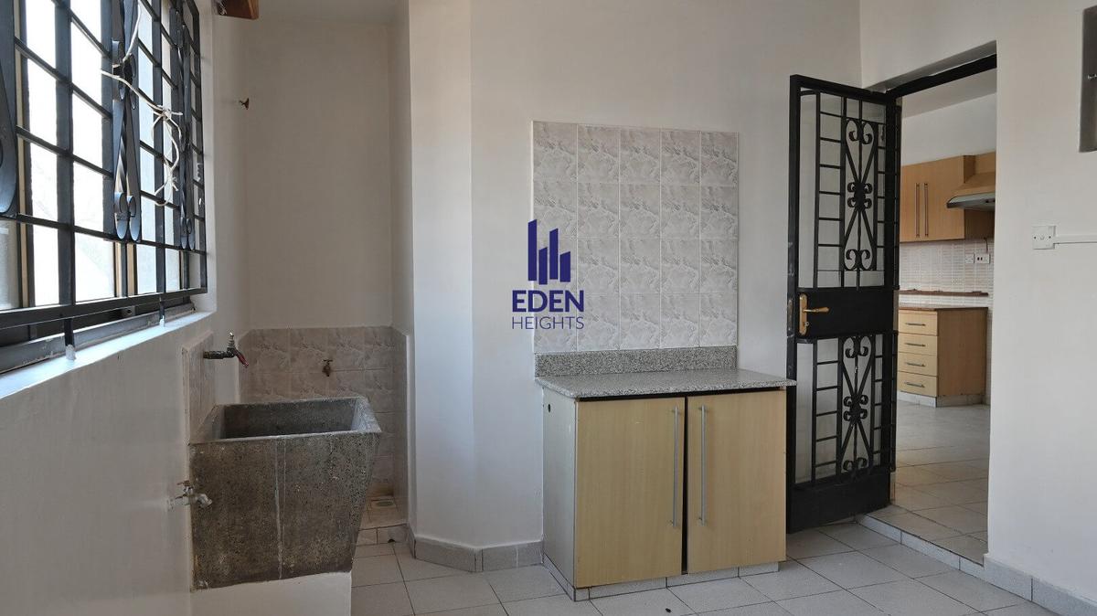 3 Bed Apartment with En Suite in Rhapta Road - 17