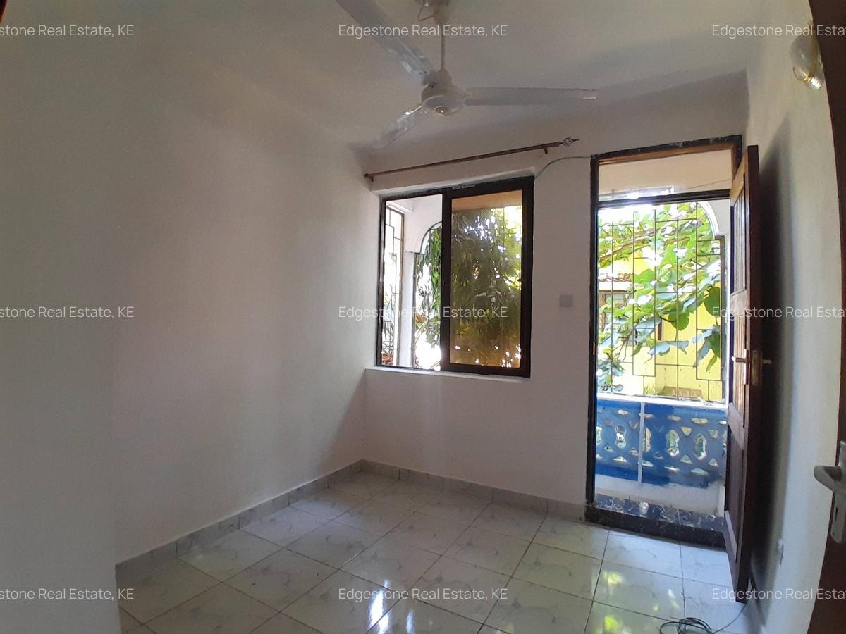 2 Bed Apartment with En Suite in Mtwapa - 3
