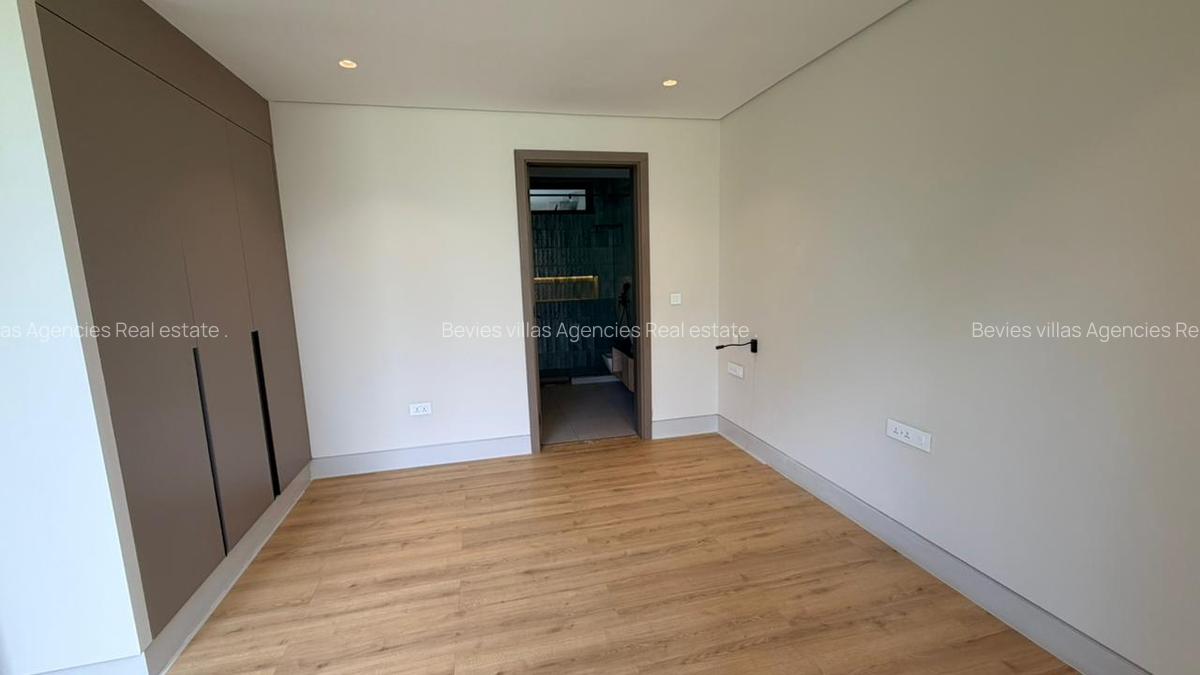 5 Bed Villa with En Suite at Kyuna - 5