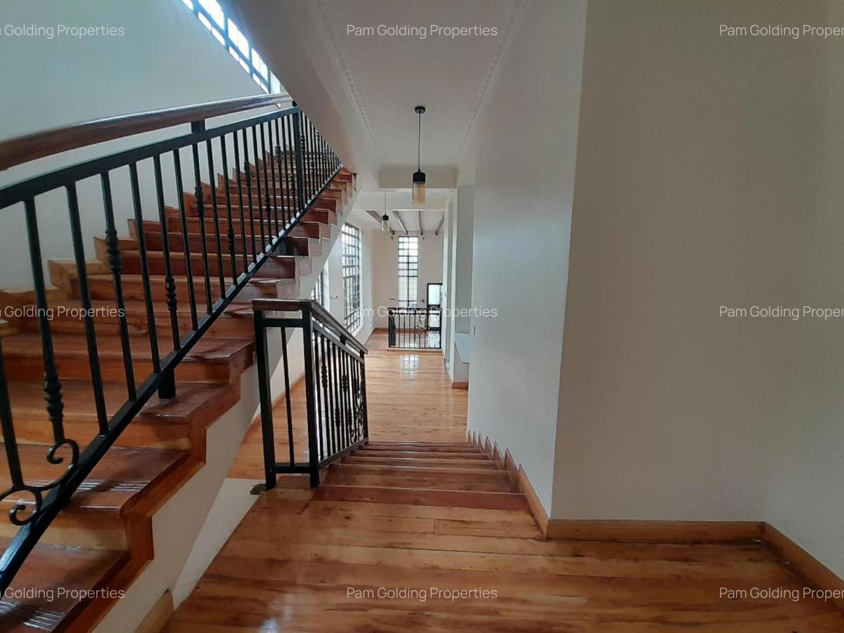 4 Bed House with En Suite in Karen - 5