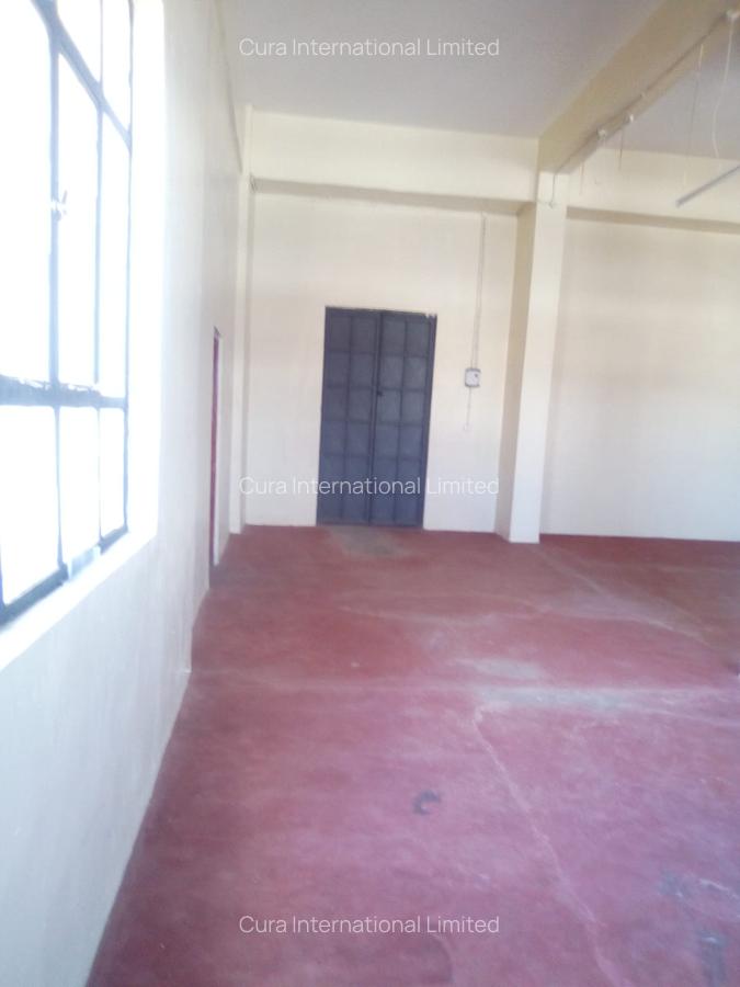 2,700 ft² Office in Industrial Area - 16