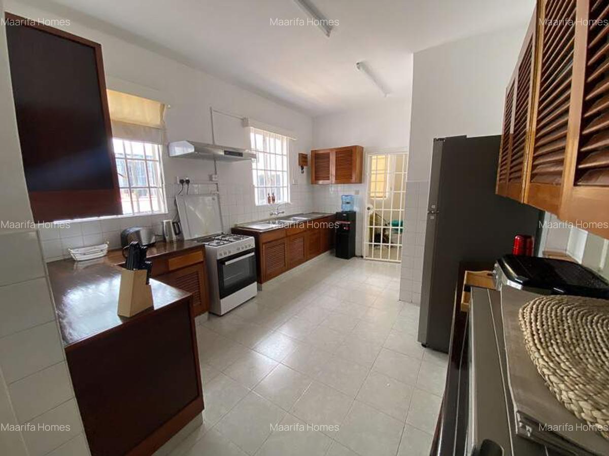 3 Bed Townhouse with En Suite at Muthaiga Road - 10