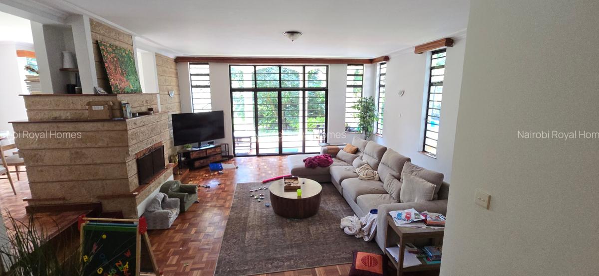 4 Bed House with En Suite at Rosslyn Heghts - 17