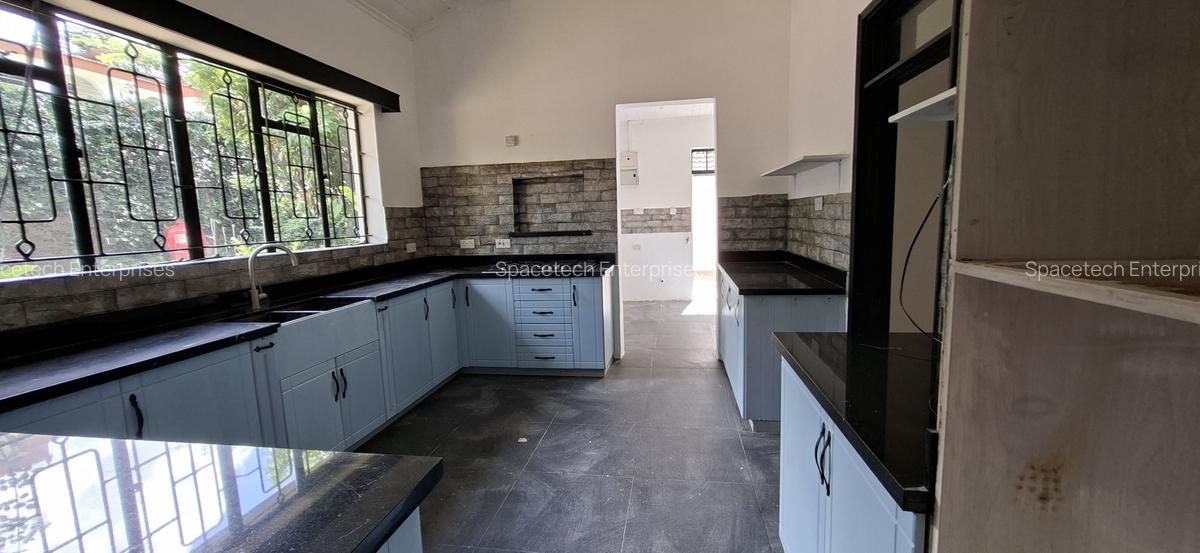 4 Bed Townhouse with En Suite in Lavington - 20