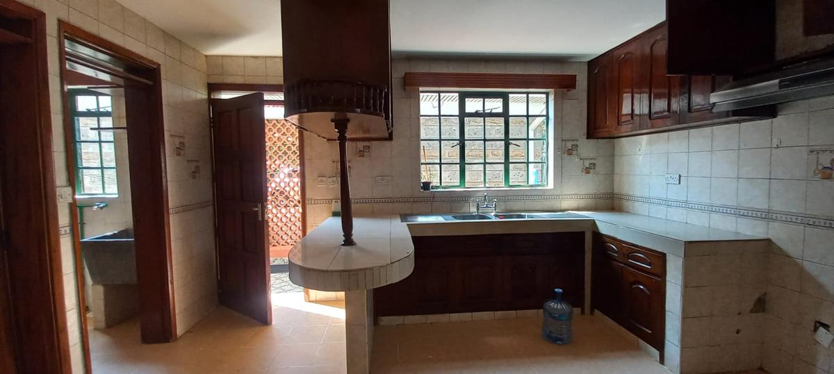 4 Bed Townhouse with En Suite at Lavington Green - 8