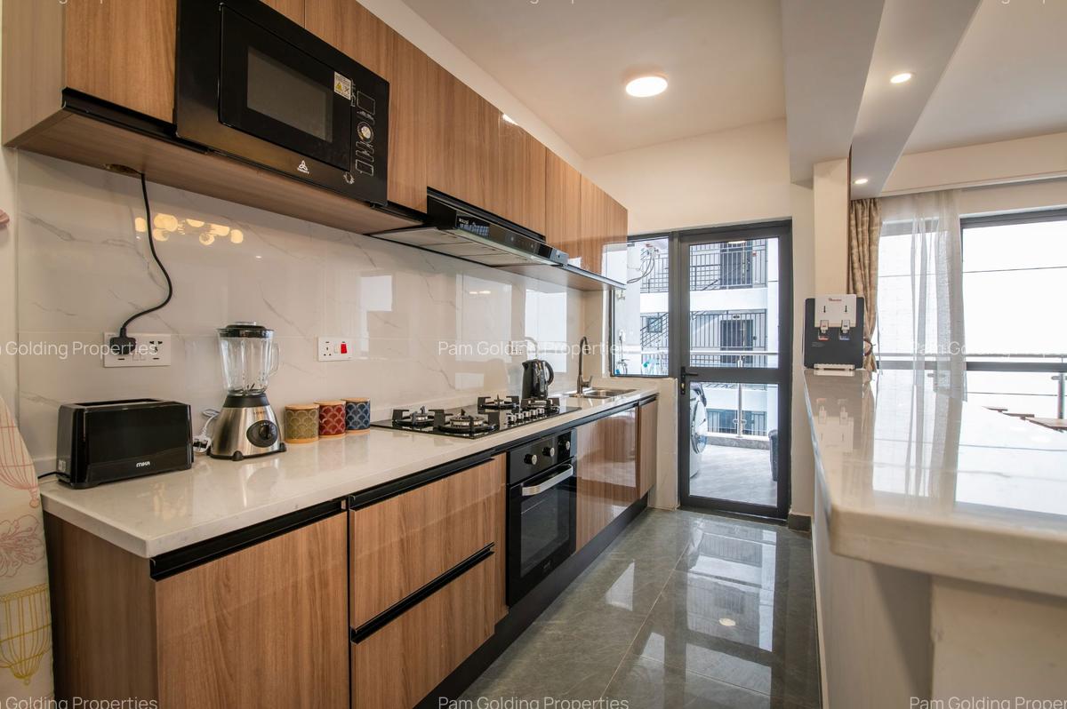 Furnished 3 Bed Apartment with En Suite in Riverside - 5