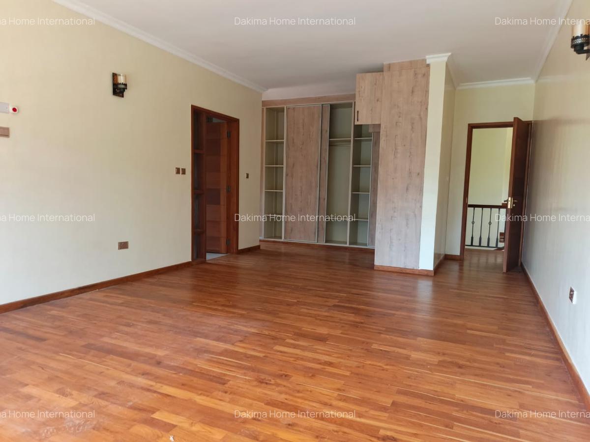 5 Bed Townhouse with En Suite in Runda - 14
