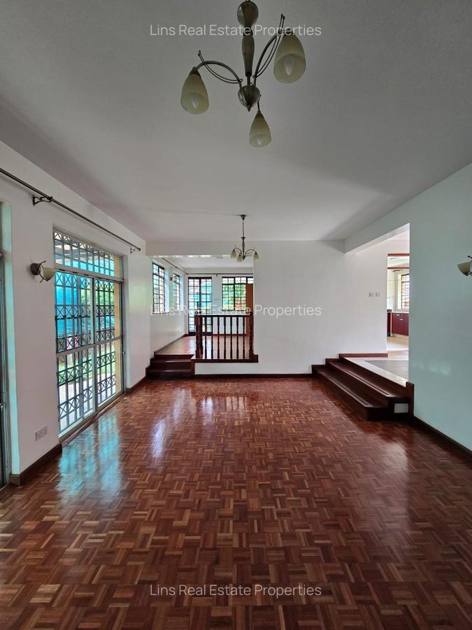 5 Bed Townhouse with En Suite in Lavington - 4