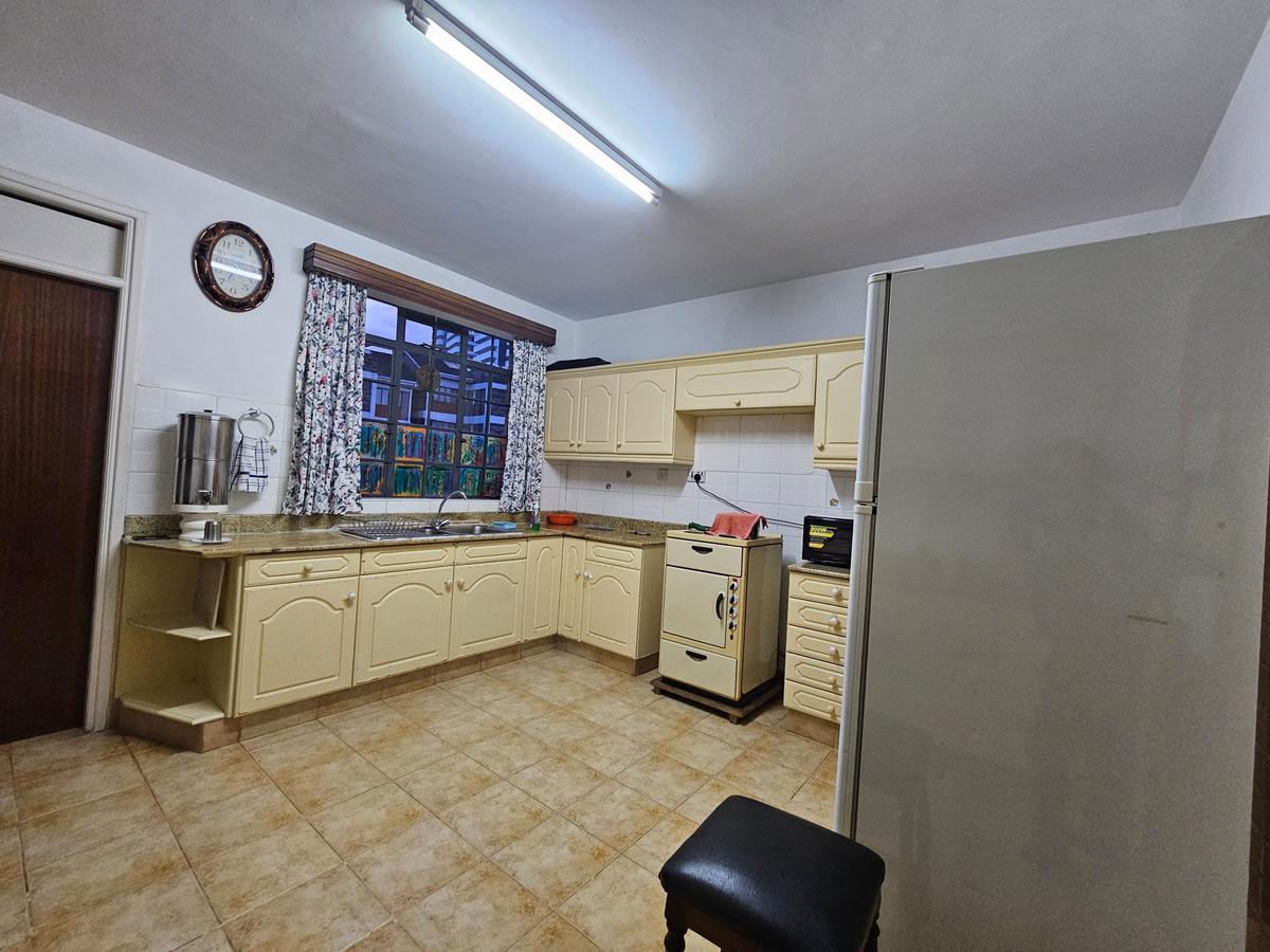 3 Bed Apartment with En Suite in Kileleshwa - 3