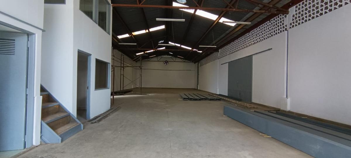 4,000 ft² Warehouse with Service Charge Included in Ruaraka - 1