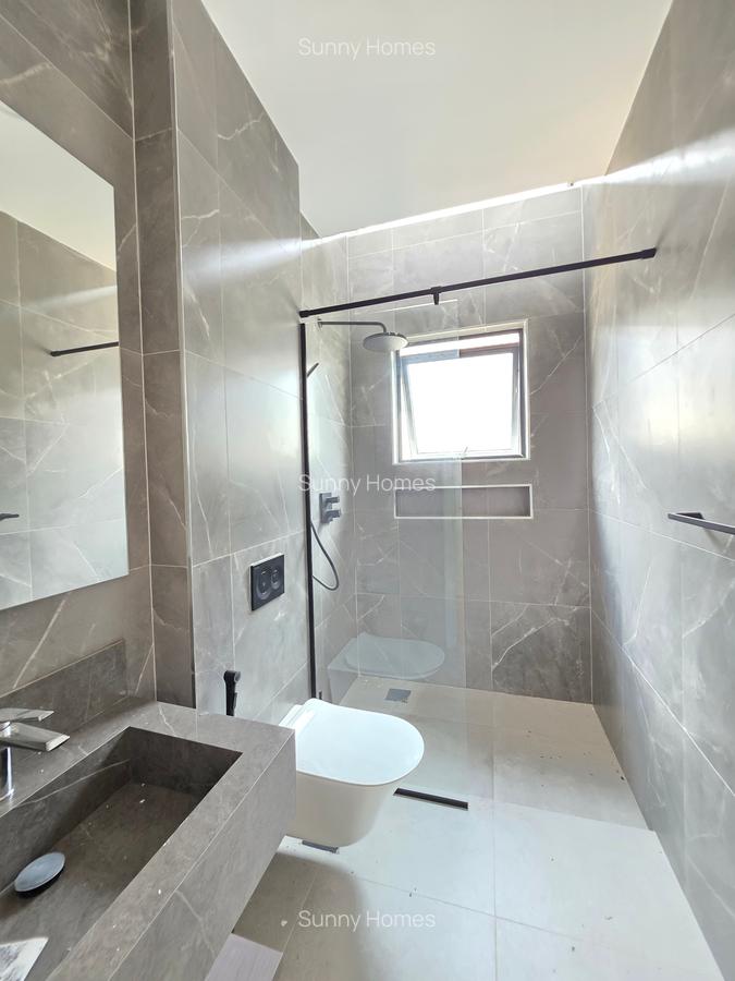 4 Bed Townhouse with En Suite at Evergreen - 12