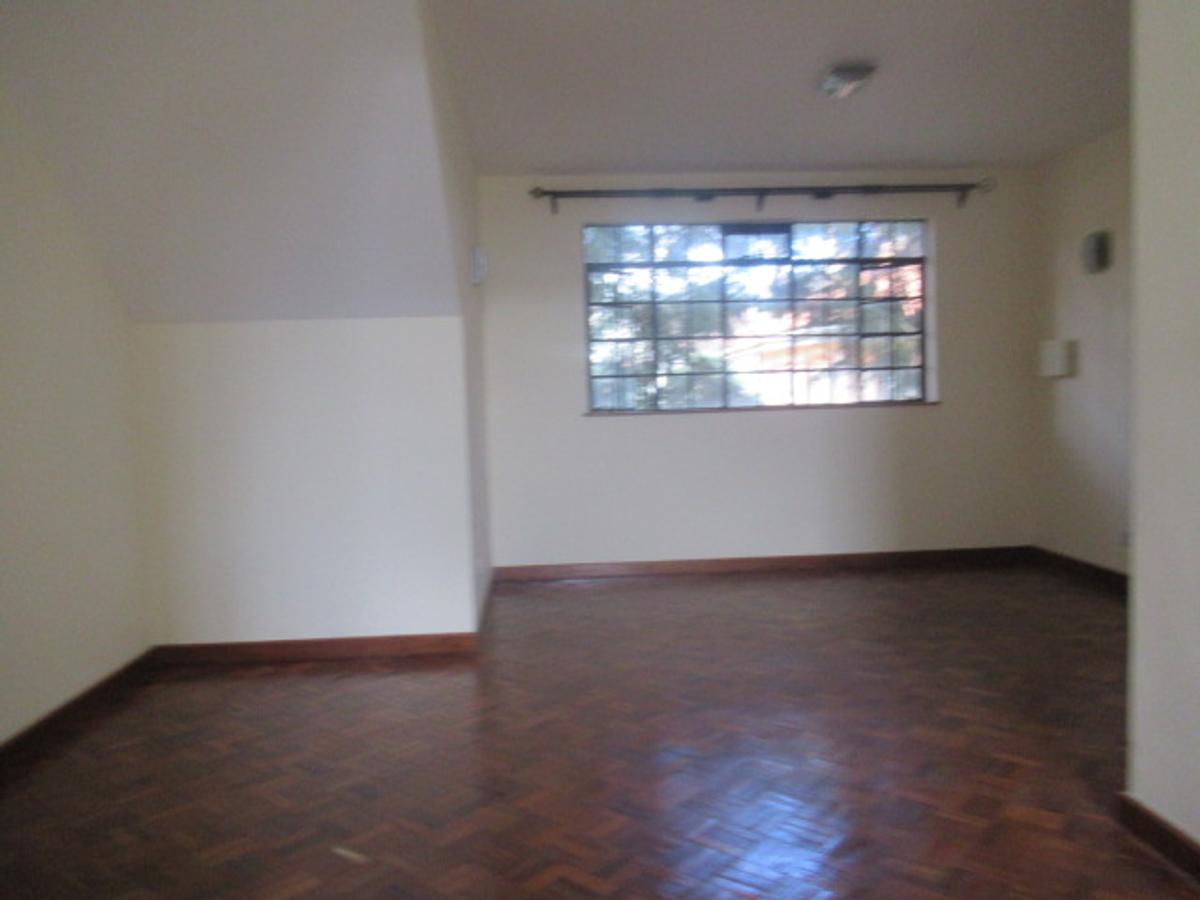 4 Bed Townhouse with En Suite at Lavington - 19