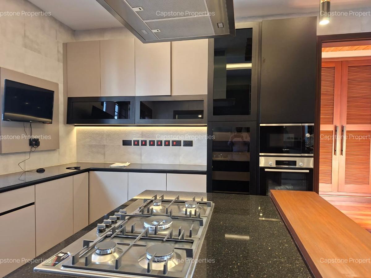 4 Bed House with En Suite in Runda - 12