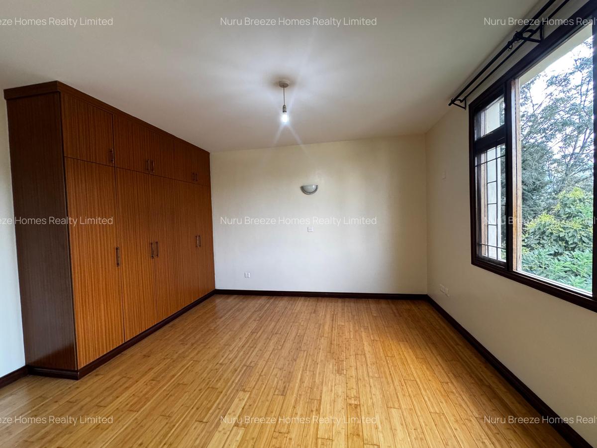 3 Bed Apartment with En Suite in Riverside - 17