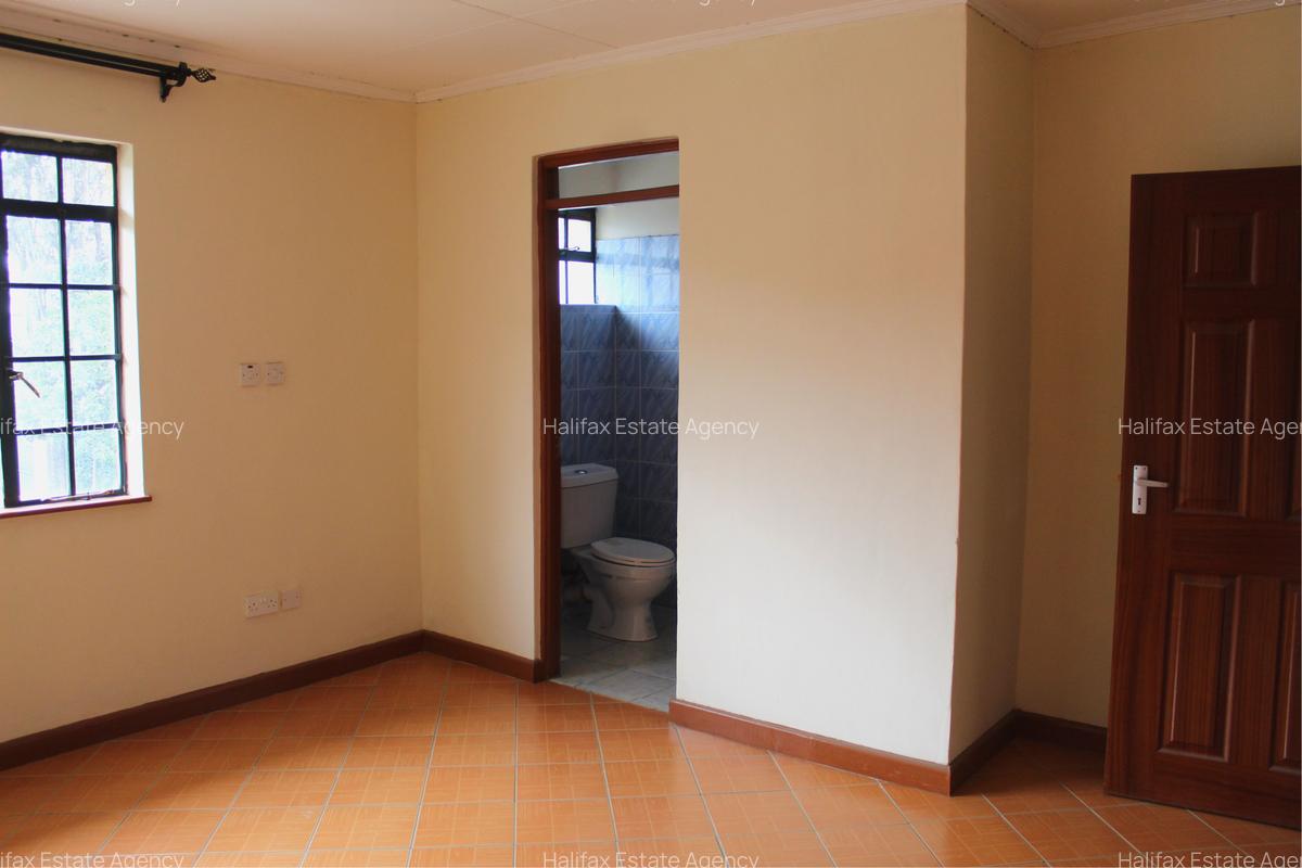 4 Bed Townhouse with En Suite in Embakasi - 5