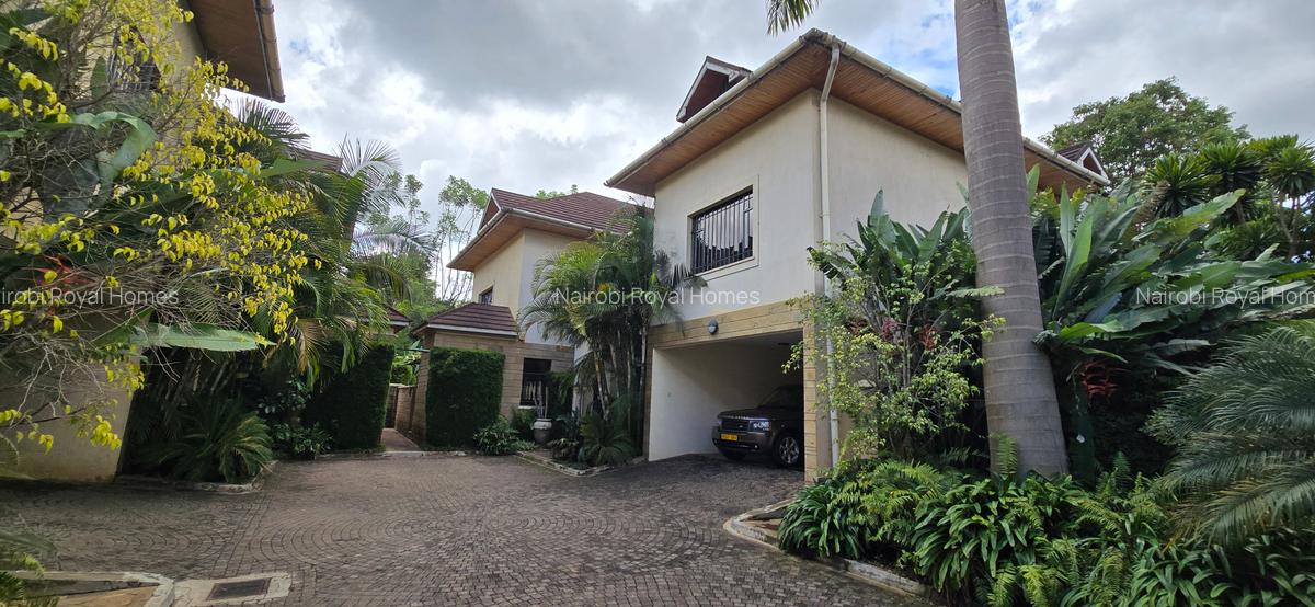 5 Bed Townhouse with En Suite at Lavington Green - 1