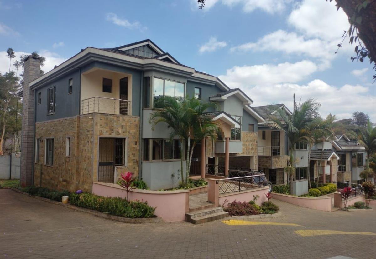 4 Bed Townhouse with En Suite in General Mathenge - 1