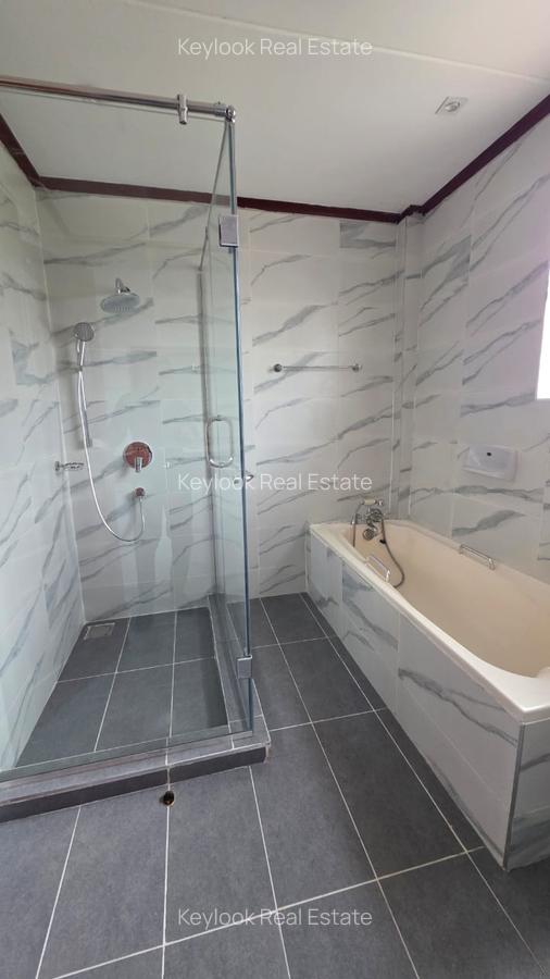 4 Bed Townhouse with En Suite at Lavington - 9