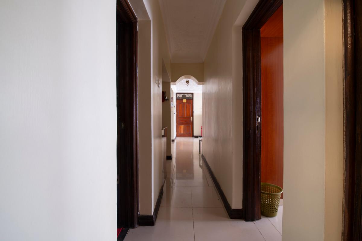 3 Bed Apartment with En Suite in Parklands - 11