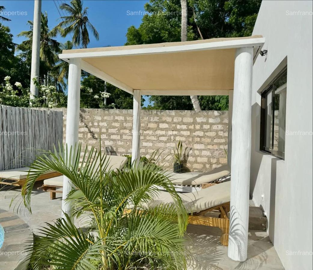2 Bed Villa with En Suite at Watamu - 4