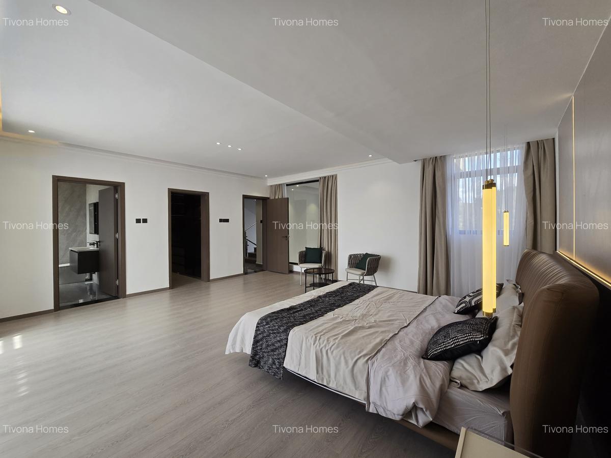 5 Bed House with Swimming Pool in Kamangu - 2