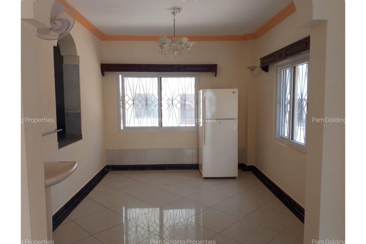 4 Bed Townhouse with En Suite in Nyali Area - 4