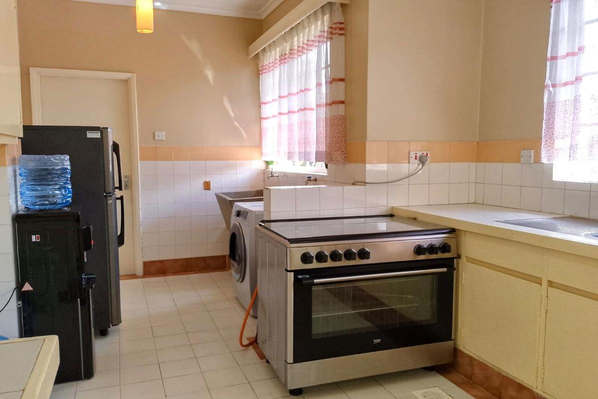 2 Bed Apartment with En Suite in Kilimani - 5