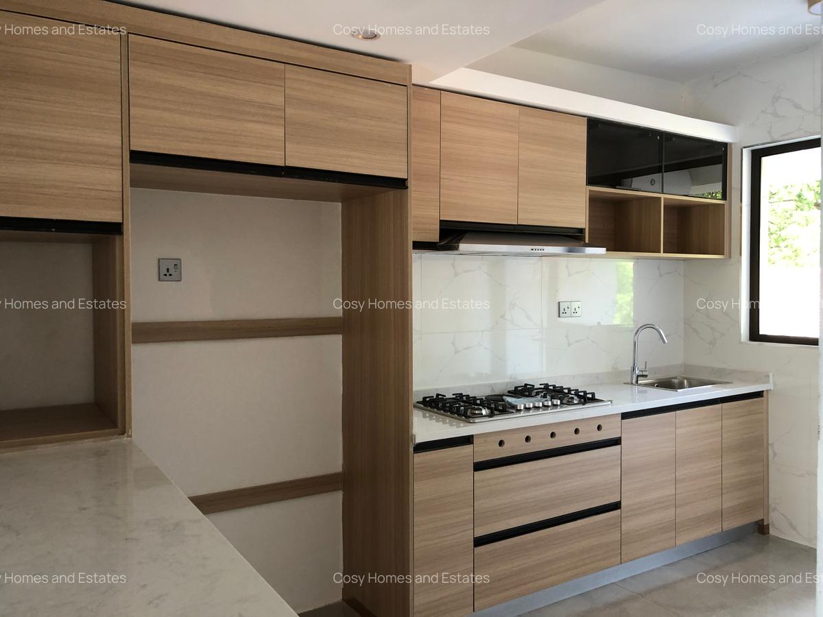 3 Bed Apartment at Riverside - 5