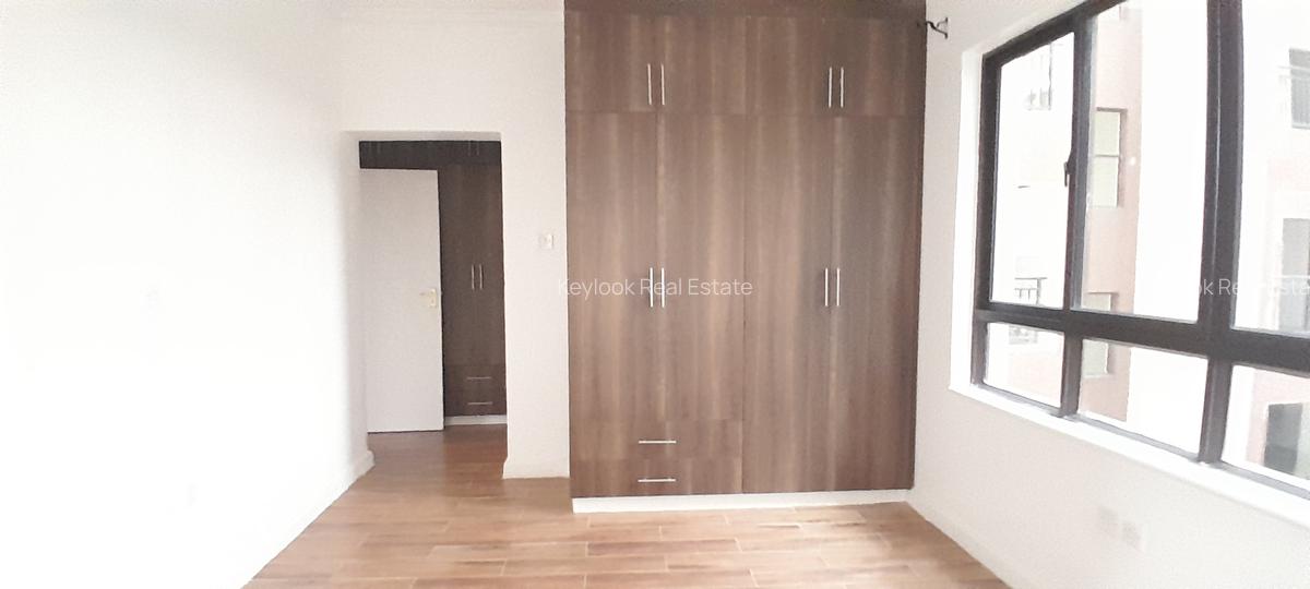 3 Bed Apartment with En Suite at Lavington - 5