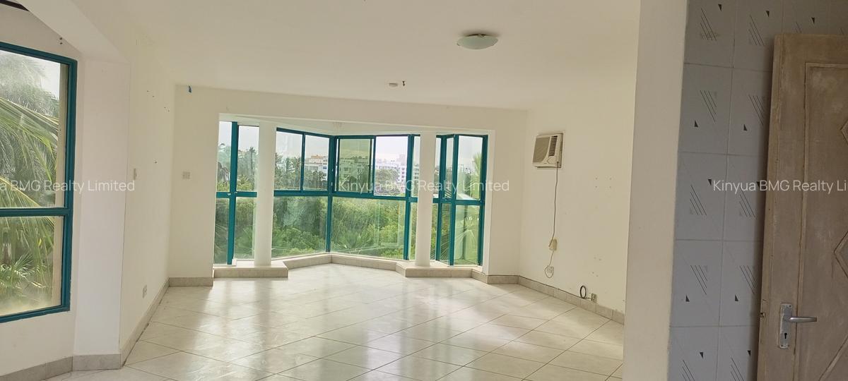 3 Bed Apartment with En Suite at 1 St Avenue - 7