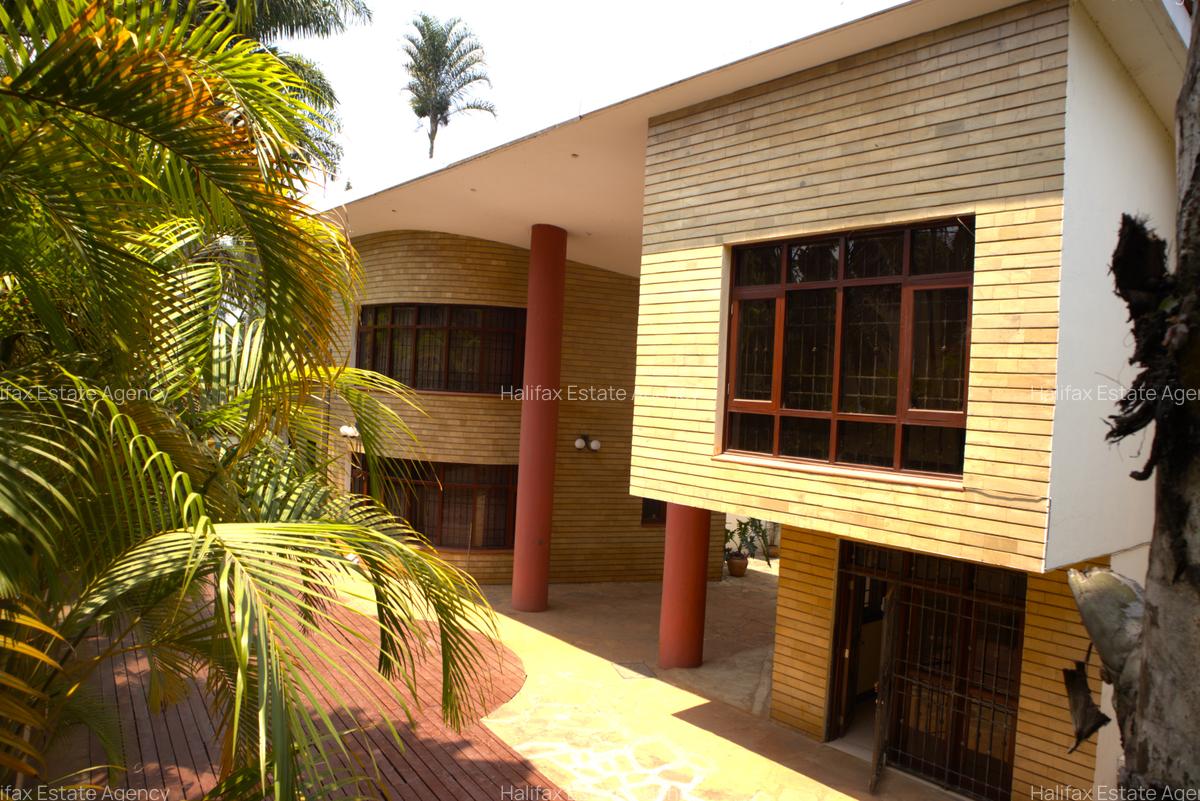 3 Bed Townhouse with En Suite in Hill View - 9