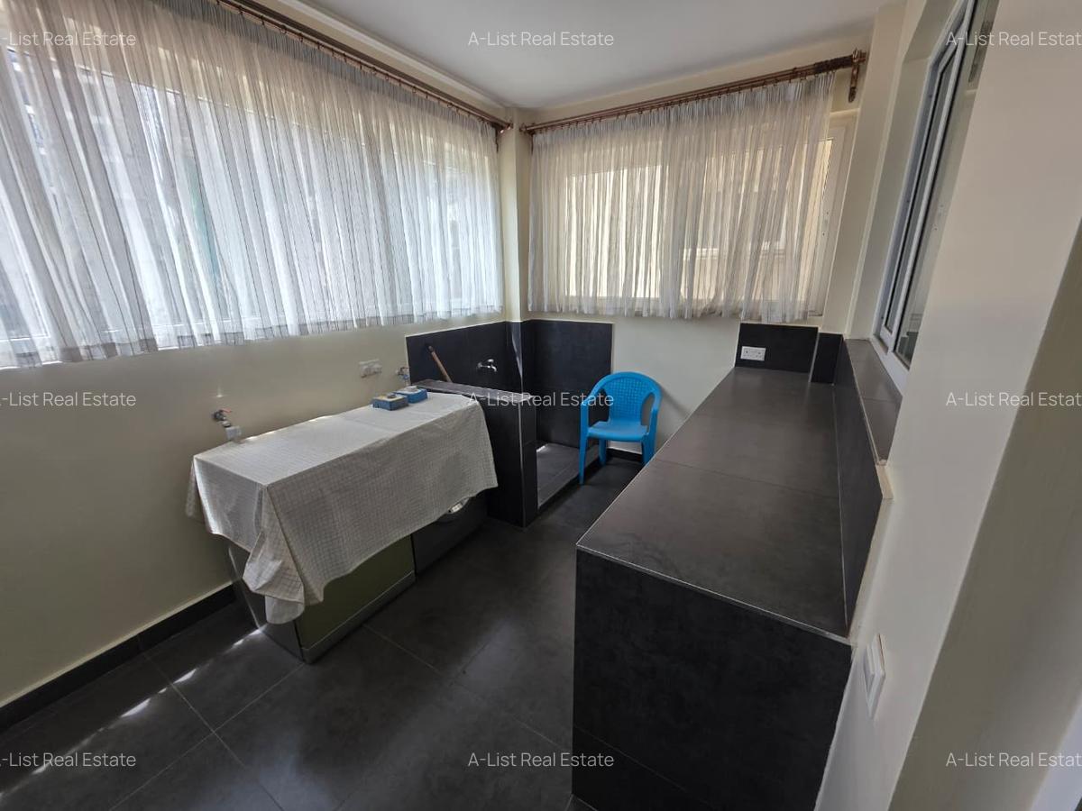 3 Bed Apartment with En Suite at Githuri Road - 16