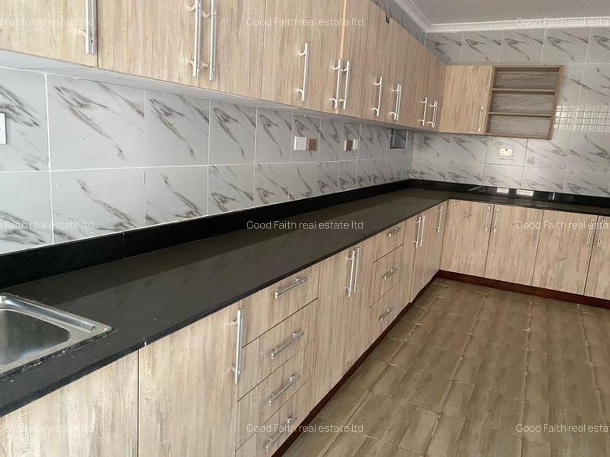 5 Bed Townhouse with En Suite in Karen - 4