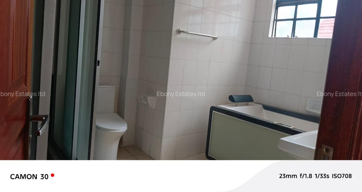 5 Bed Villa with En Suite in Lavington - 12