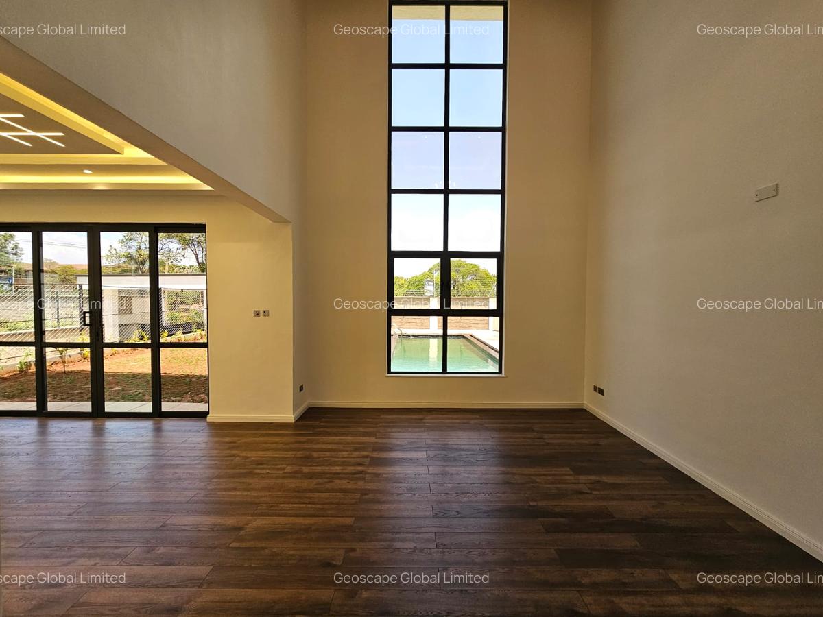 5 Bed House with En Suite in Lavington - 4