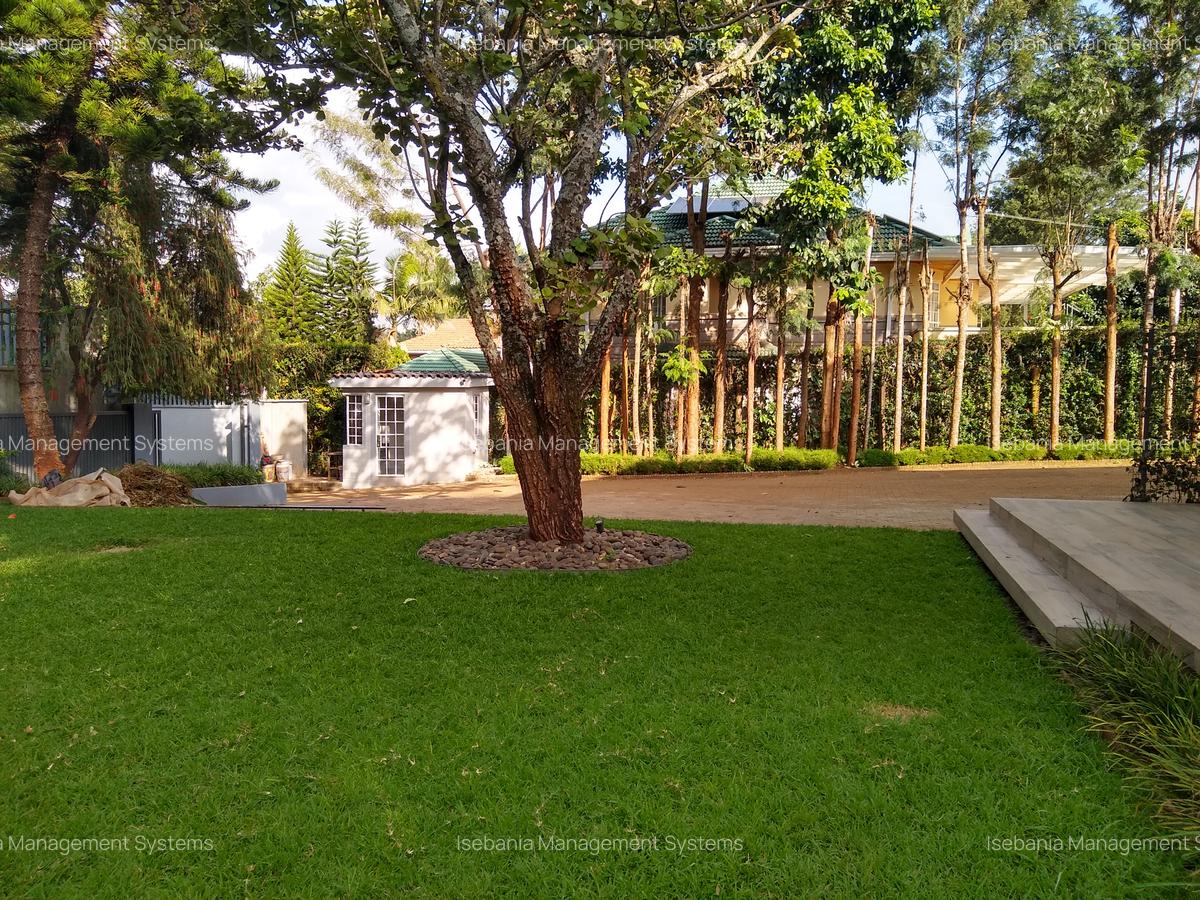 5 Bed House with En Suite at Panafric Avenue - 2