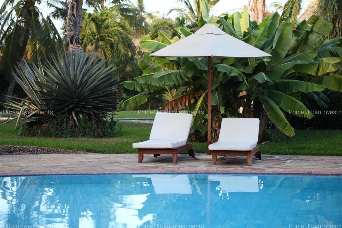 10 Bed Villa with En Suite in Diani - 15