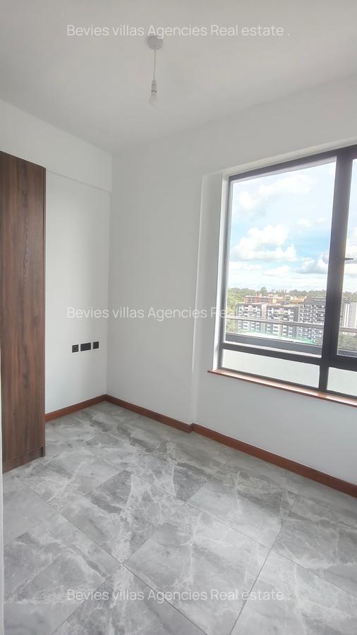Serviced 4 Bed Apartment with En Suite at Riverside - 15