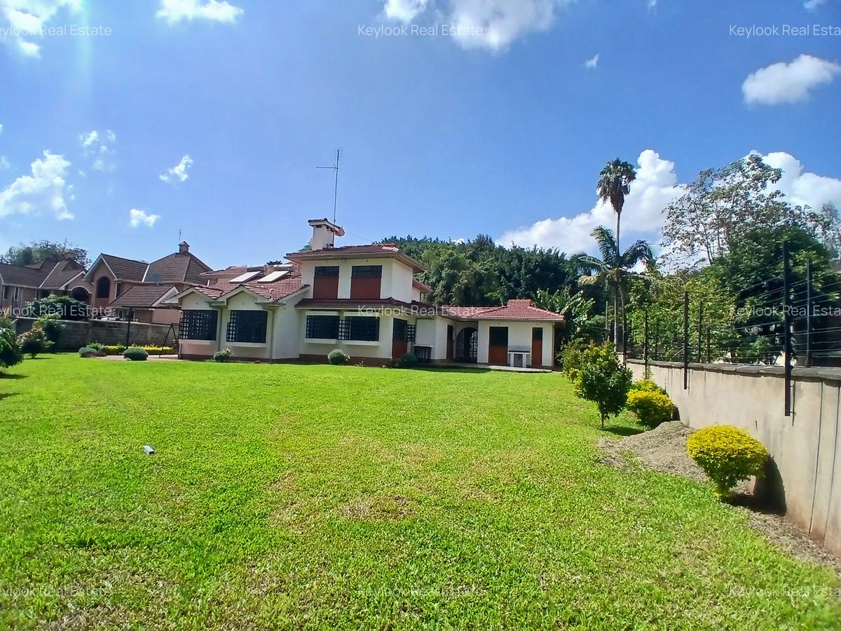 4 Bed House with En Suite at Lavington - 5