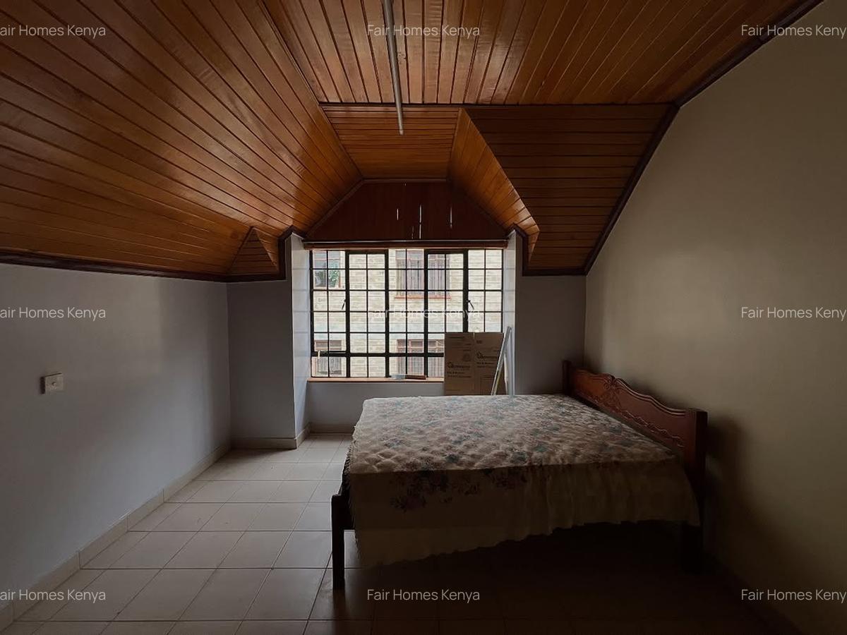 5 Bed Townhouse with En Suite at Kabasiran Avenue - 9