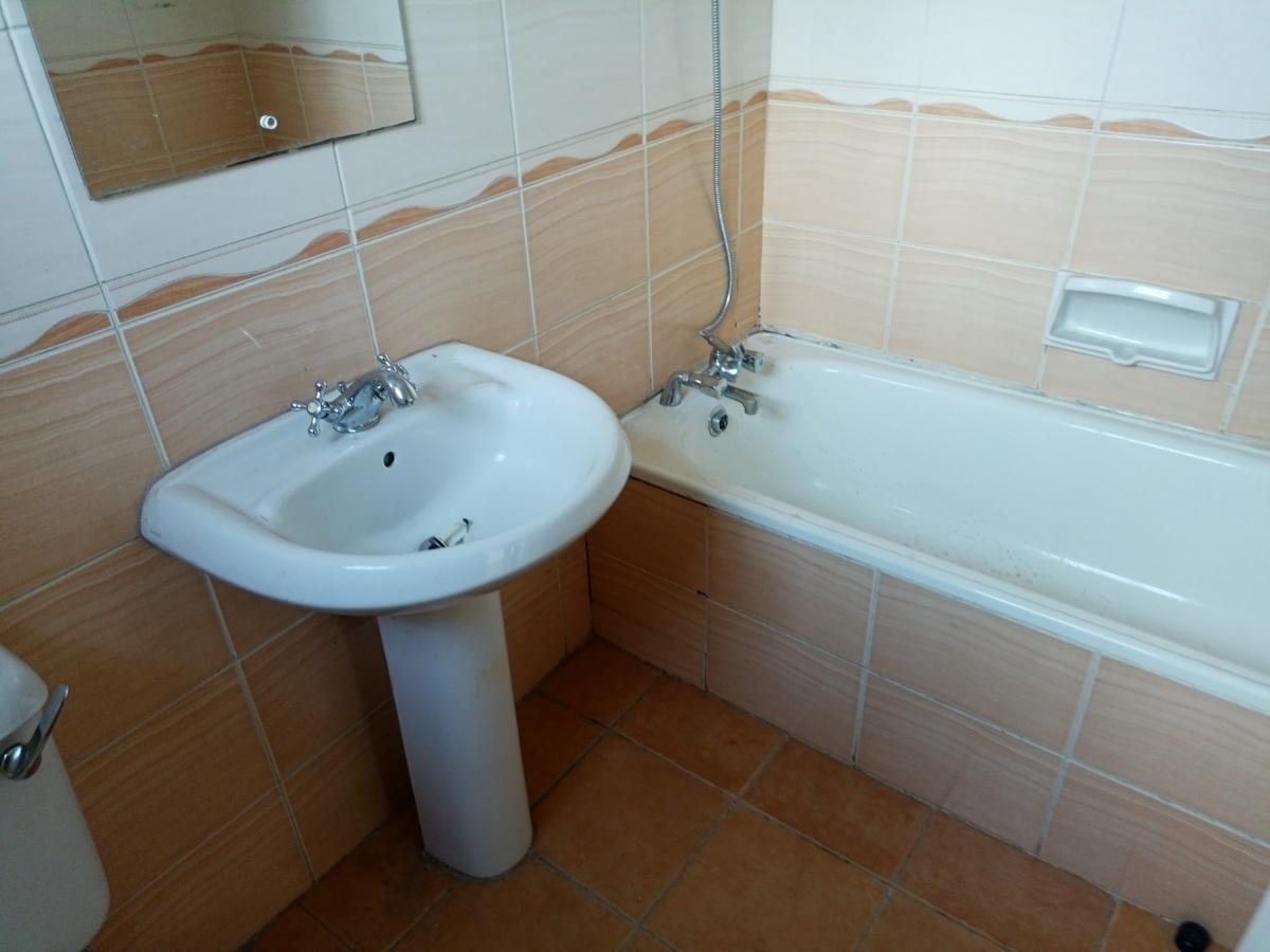 3 Bed Apartment with Borehole in Kilimani - 12