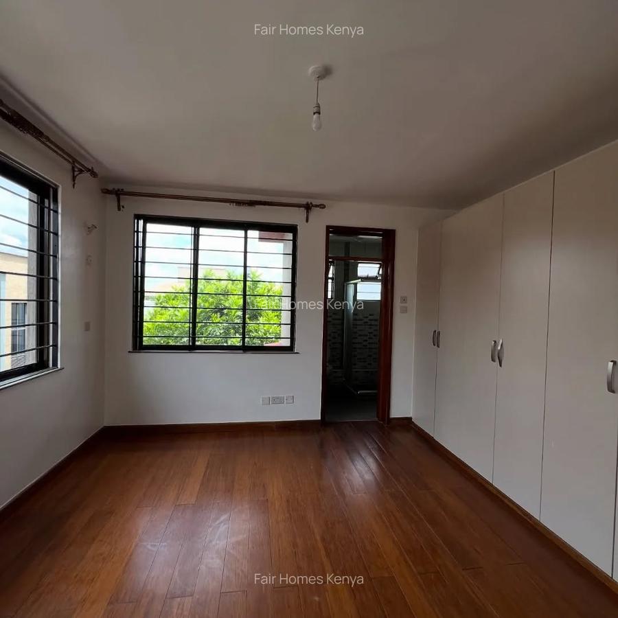 5 Bed Townhouse with En Suite at Lavington Green - 10