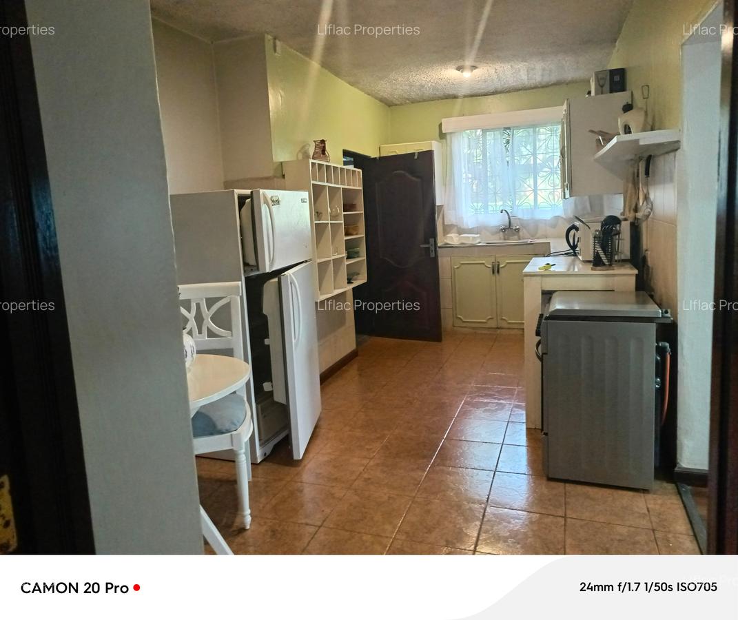 1 Bed House with Garden in Rosslyn - 5