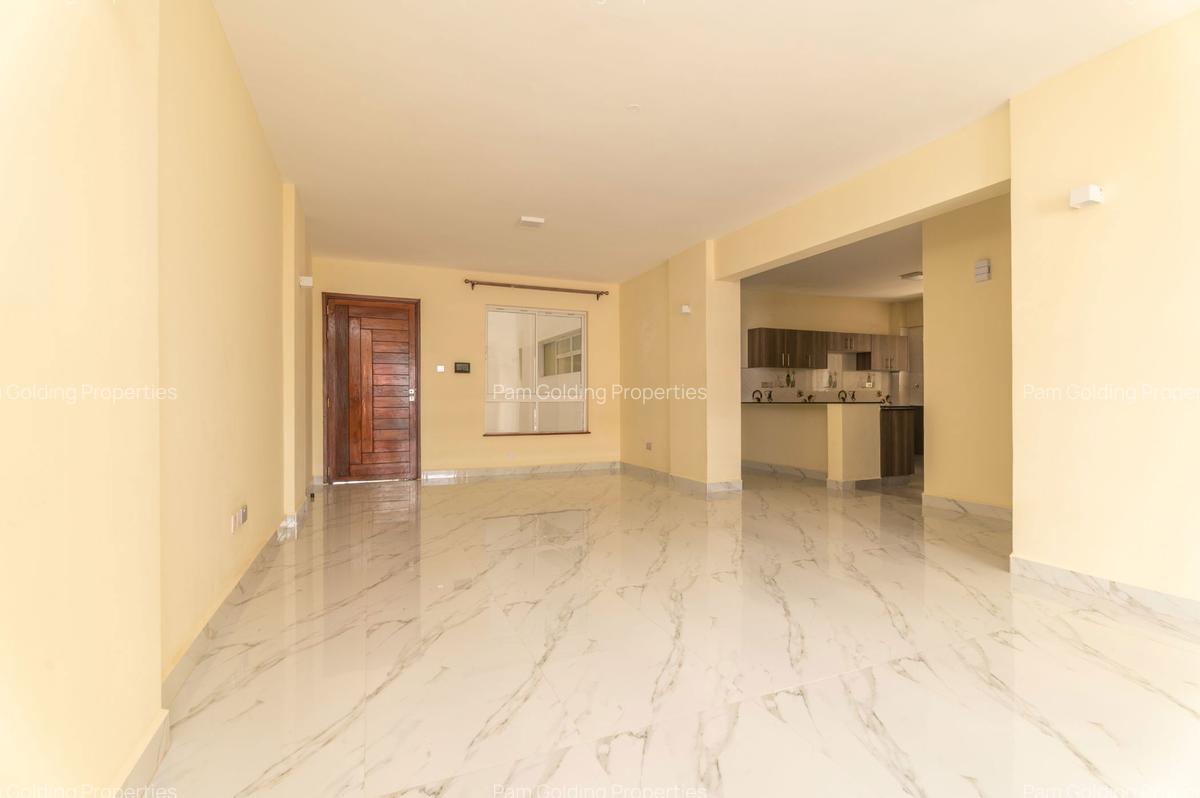 4 Bed Apartment with En Suite at 4Th Parklands - 3