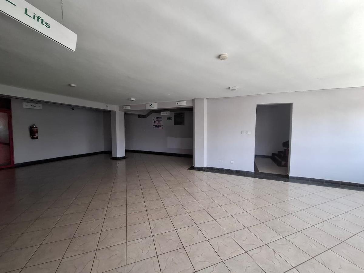 680 ft² Office with Service Charge Included in Westlands Area - 12