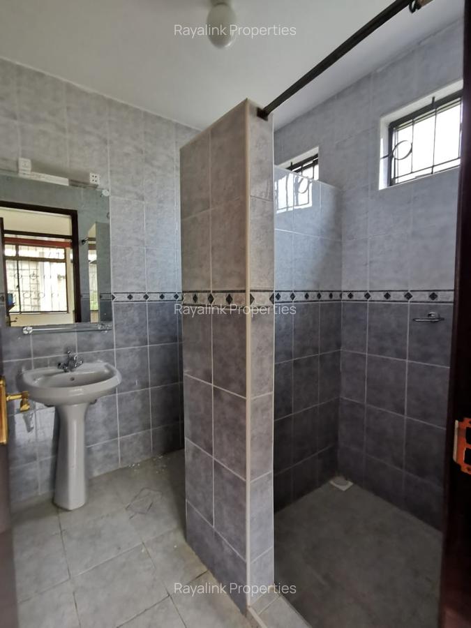 4 Bed Townhouse with En Suite at Eldama Ravine Road - 11