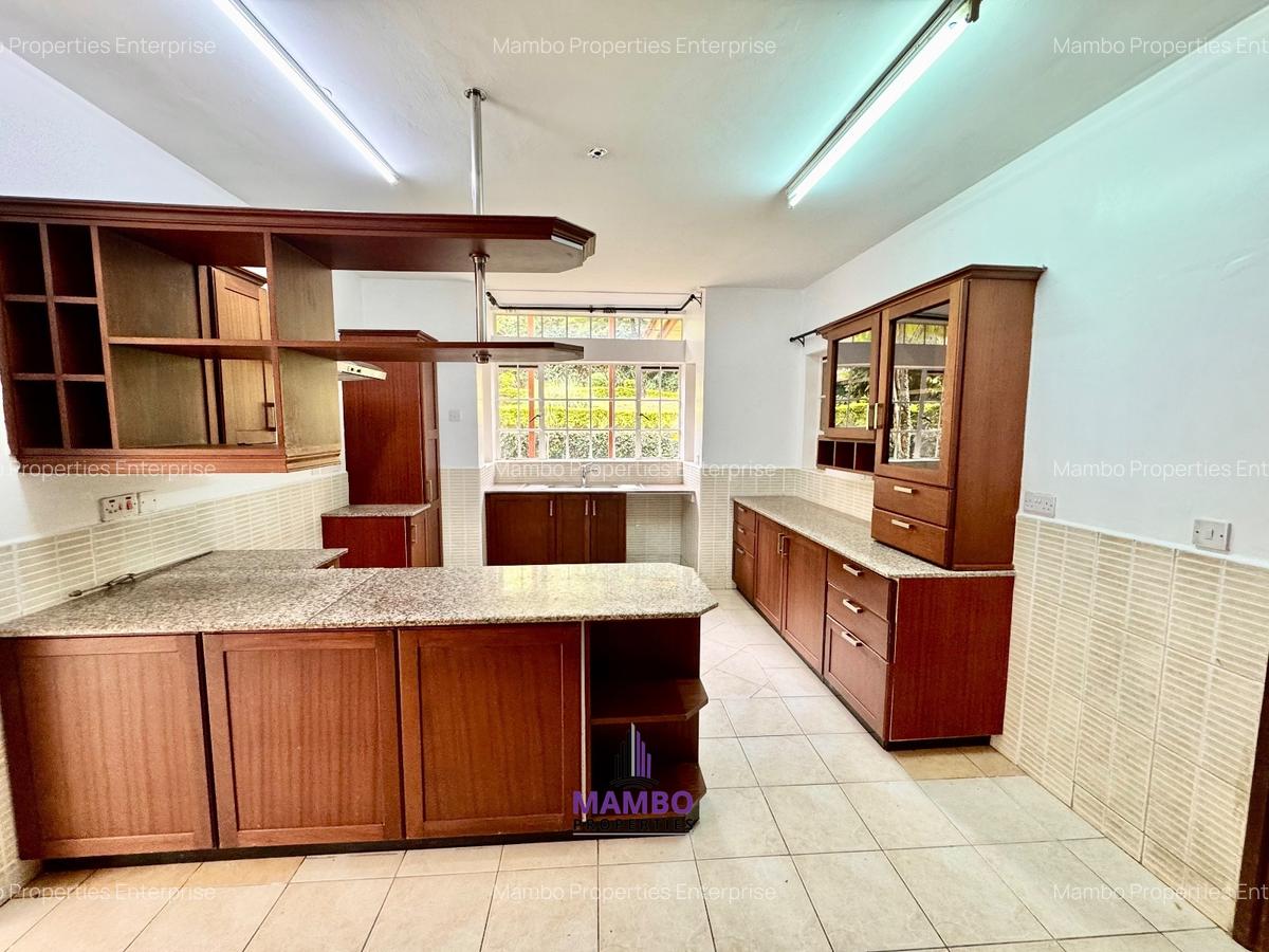 5 Bed Townhouse with En Suite at Rosslyn Lone Tree - 3