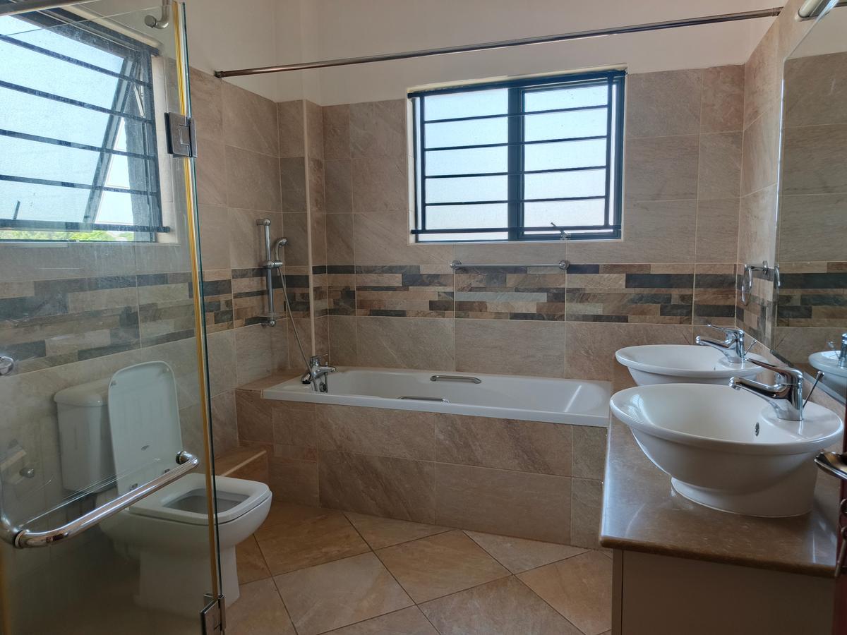 2 Bed Apartment with En Suite in Rhapta Road - 14